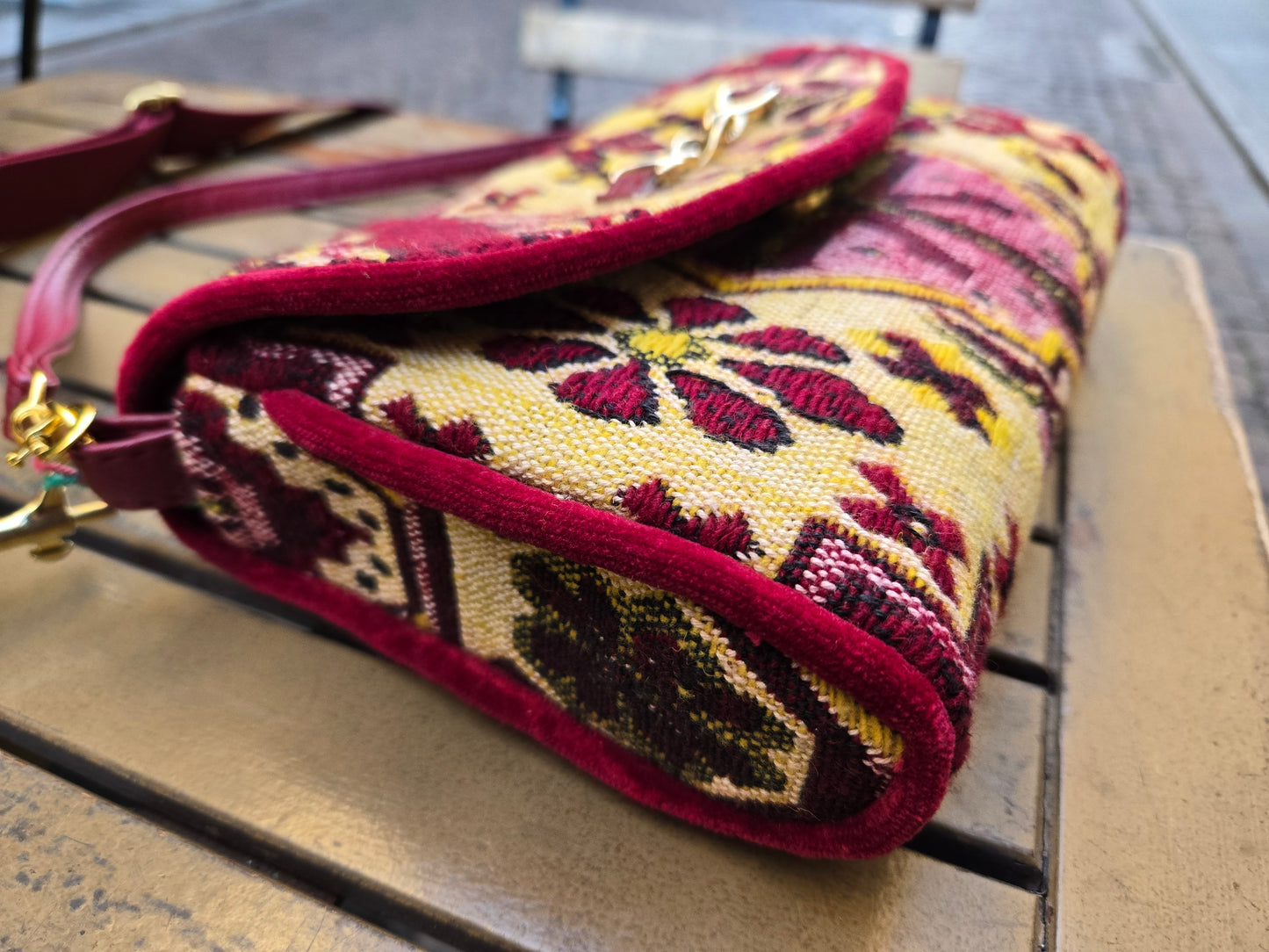 Clutch Any Rossa