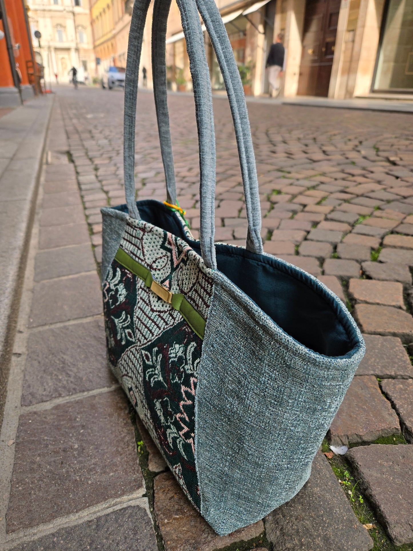 KATHERINE MENTA SHOPPER
