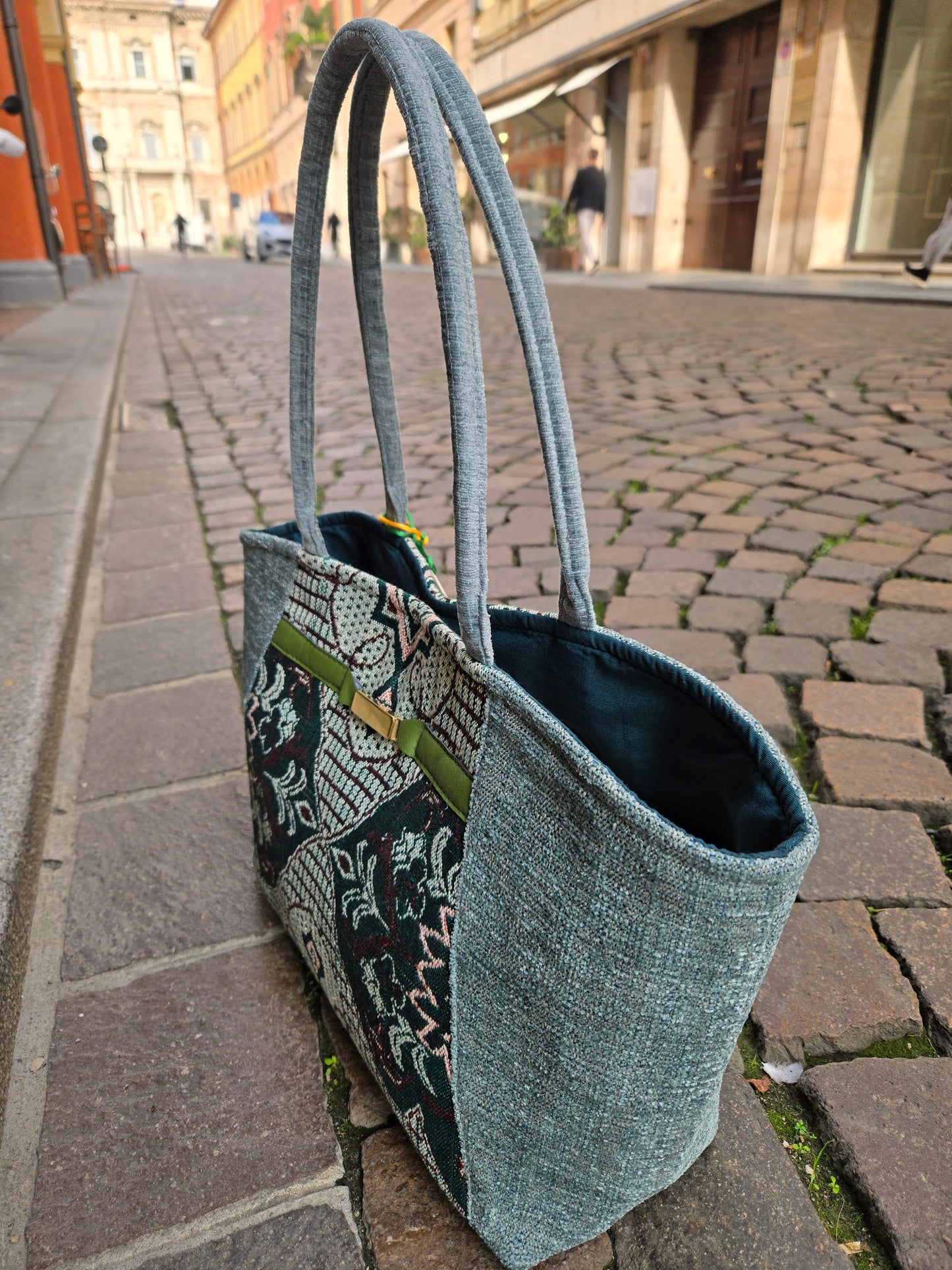 KATHERINE MENTA SHOPPER