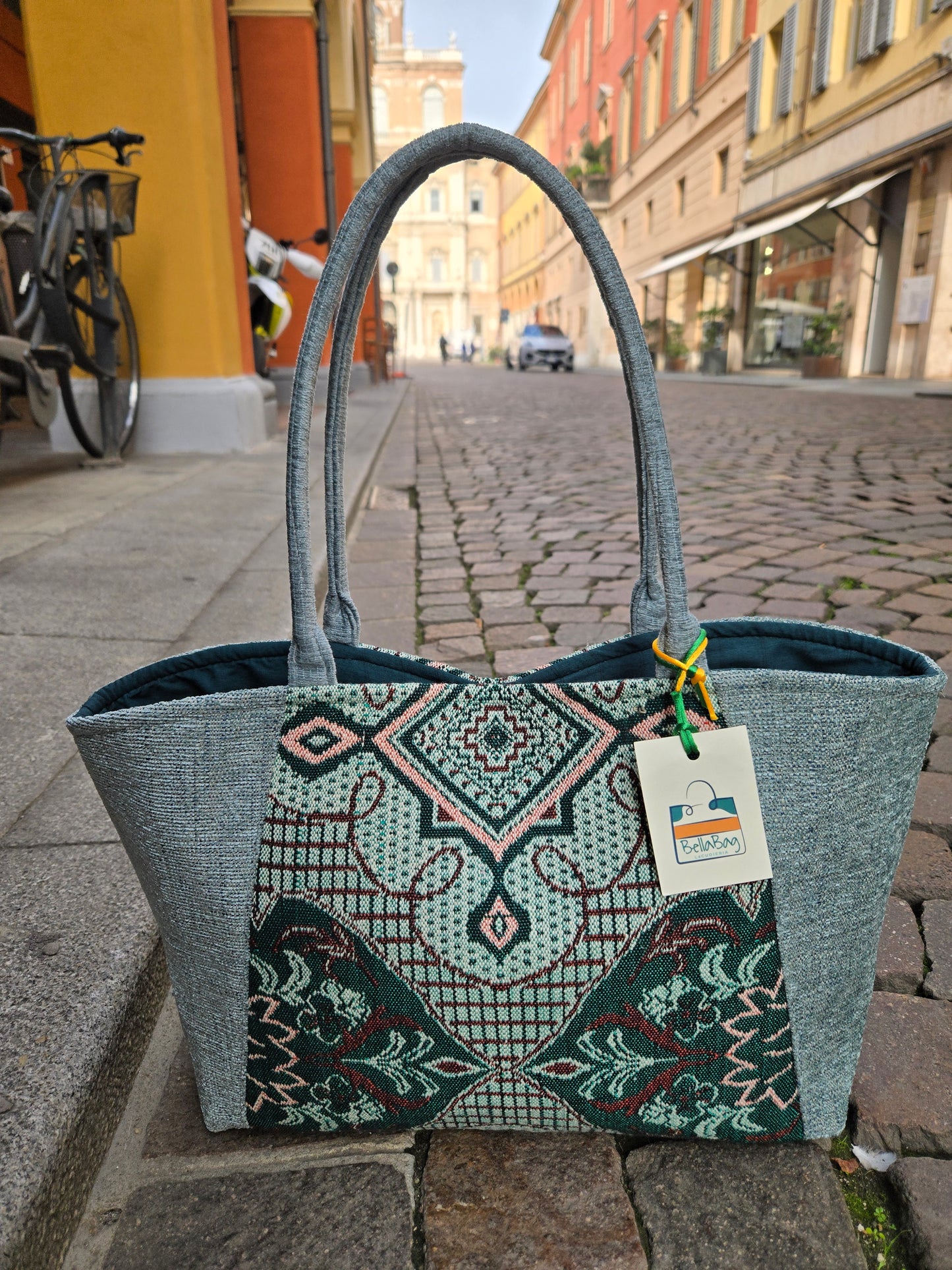 KATHERINE MENTA SHOPPER