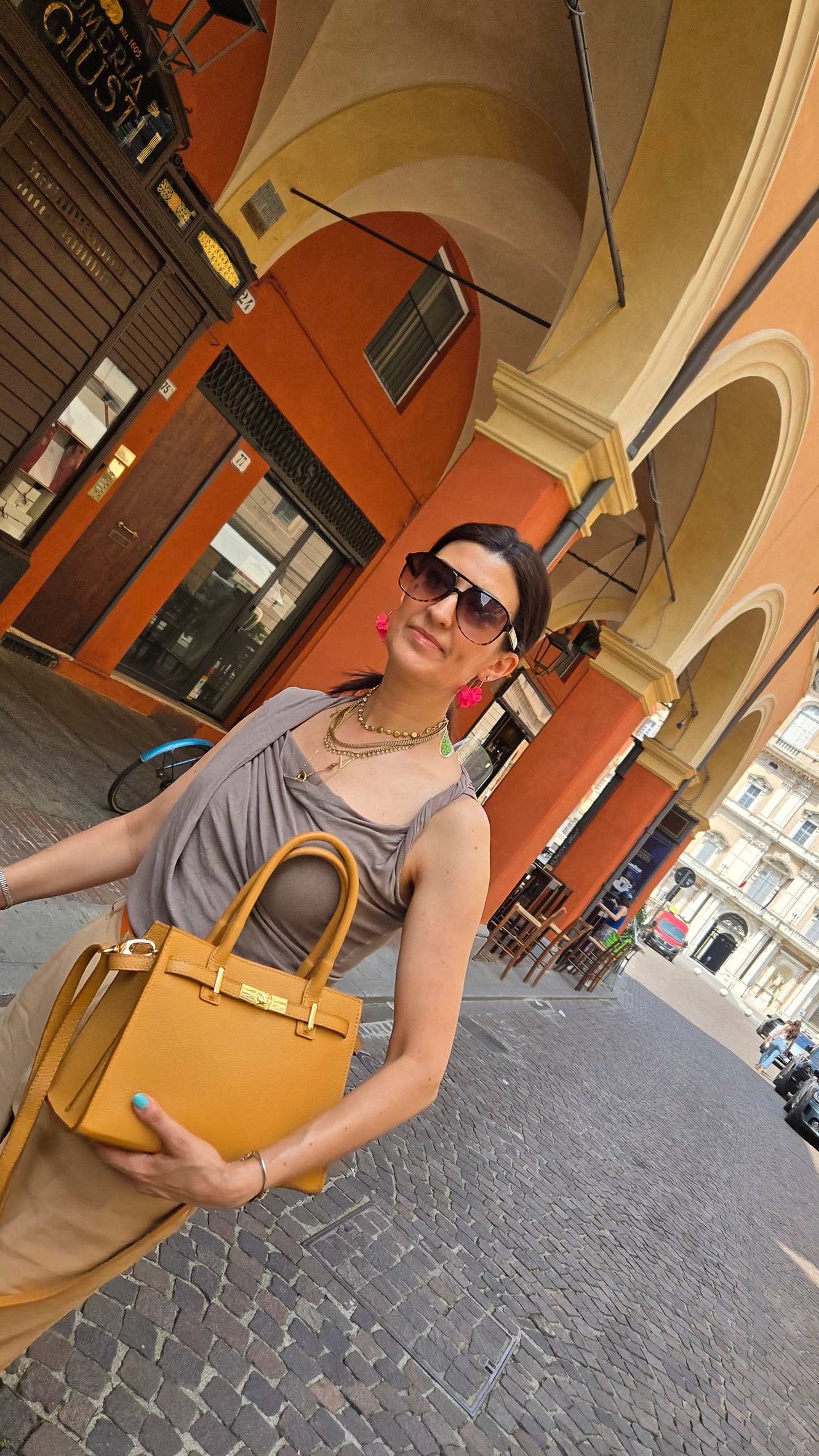 Jacqueline camel mini