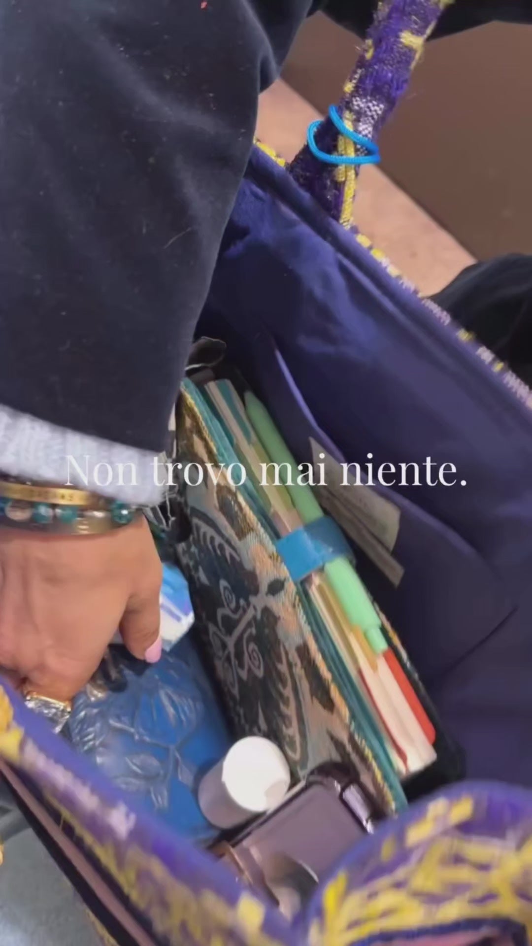 Carica il video: 