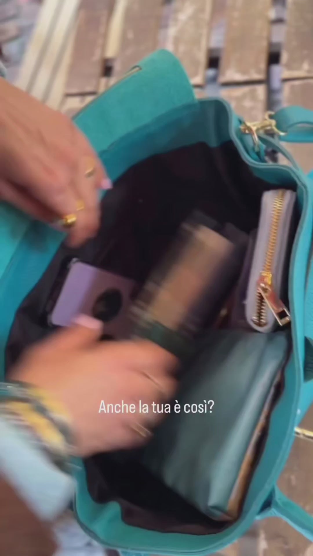 Carica il video: 