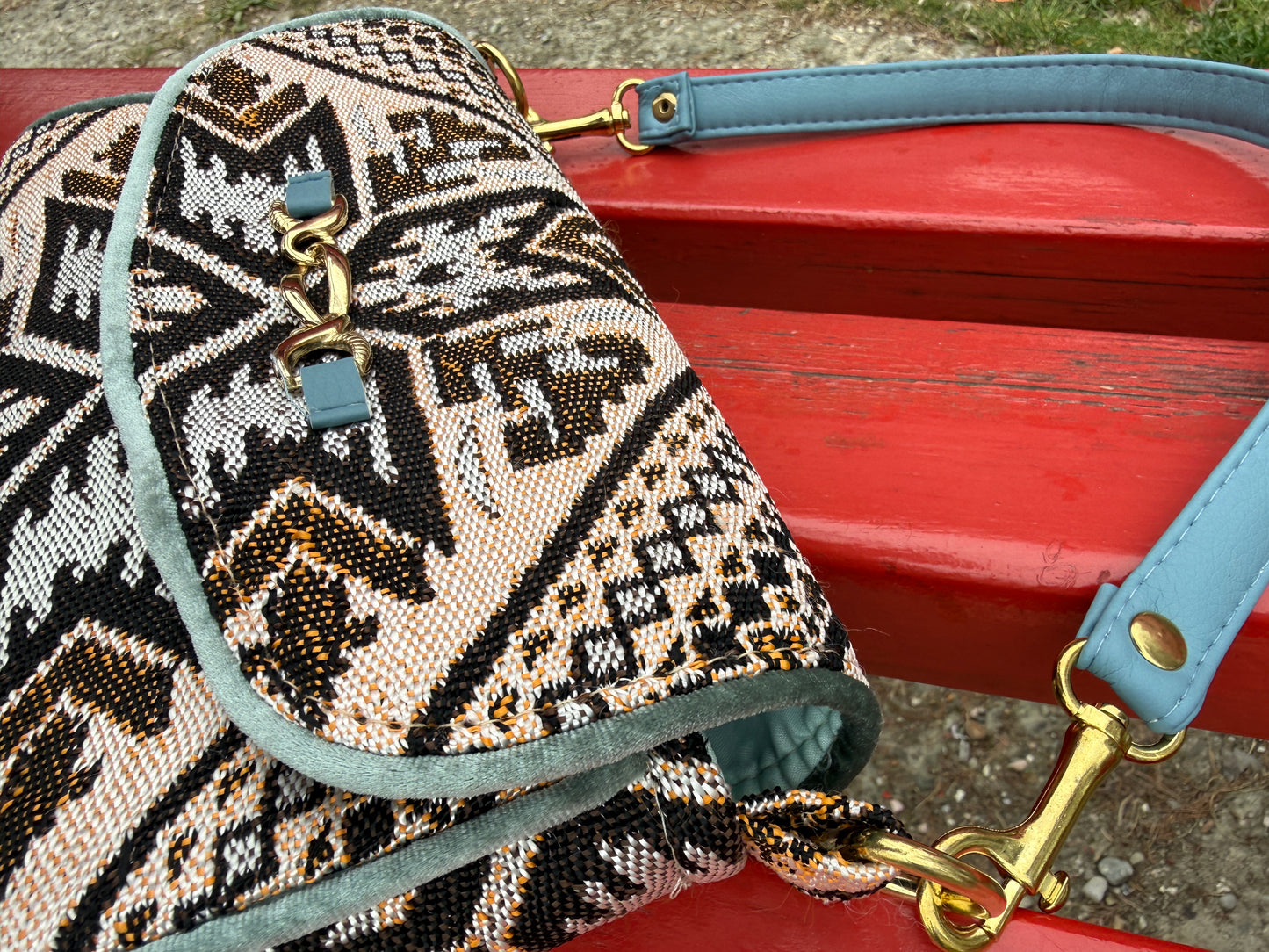 Clutch  Any azzurra