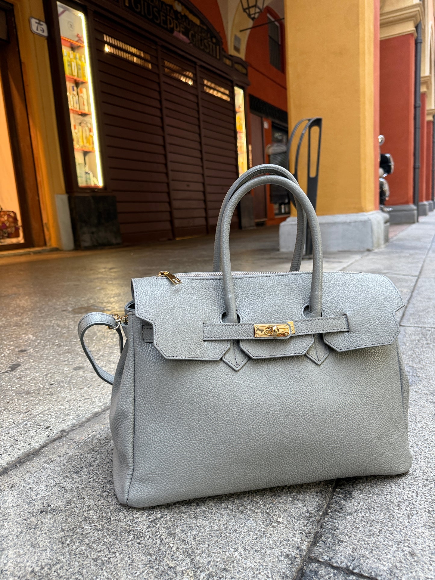 JACQUELINE GRIGIO PERLA