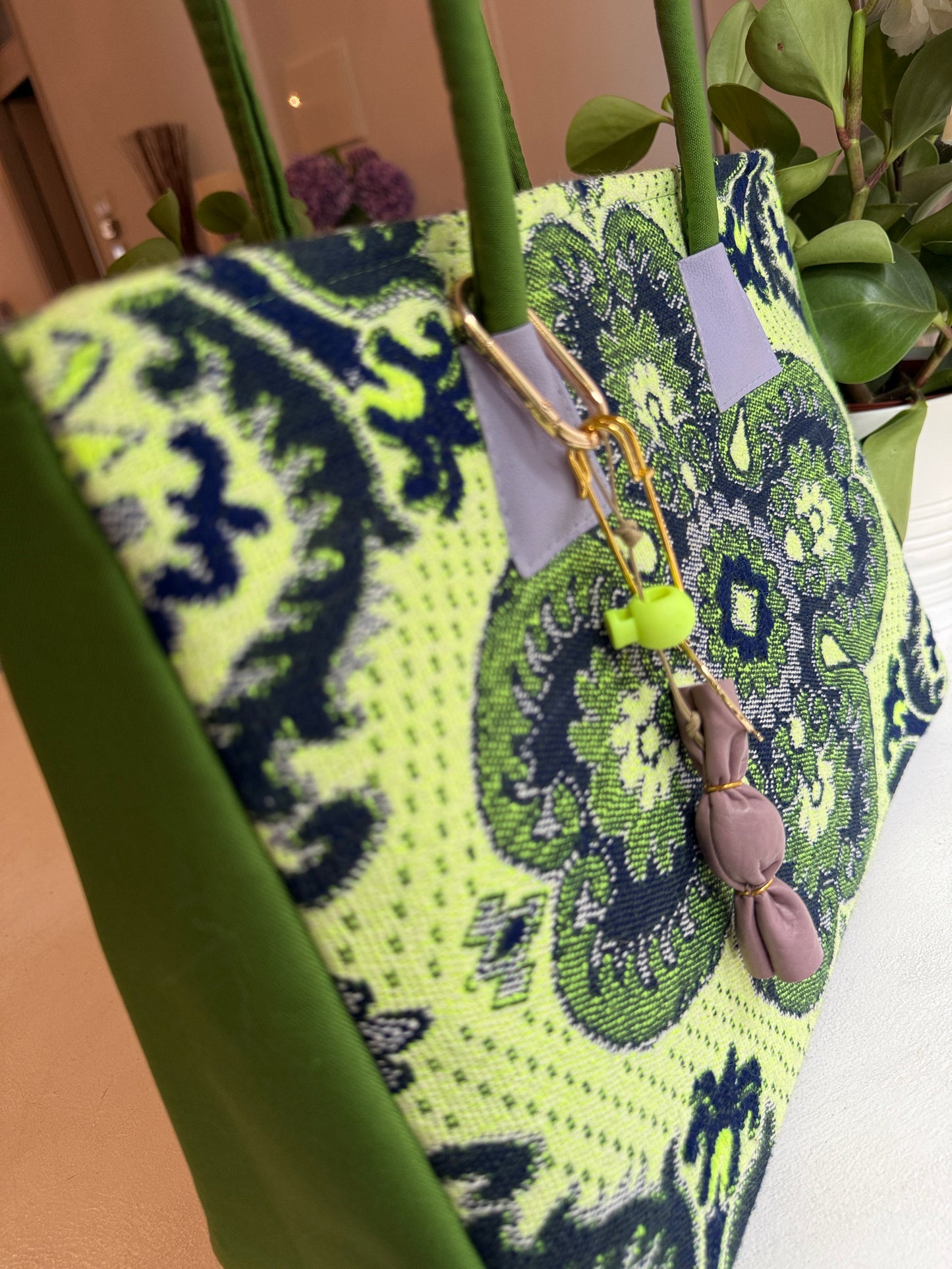 New Iris shopper lime