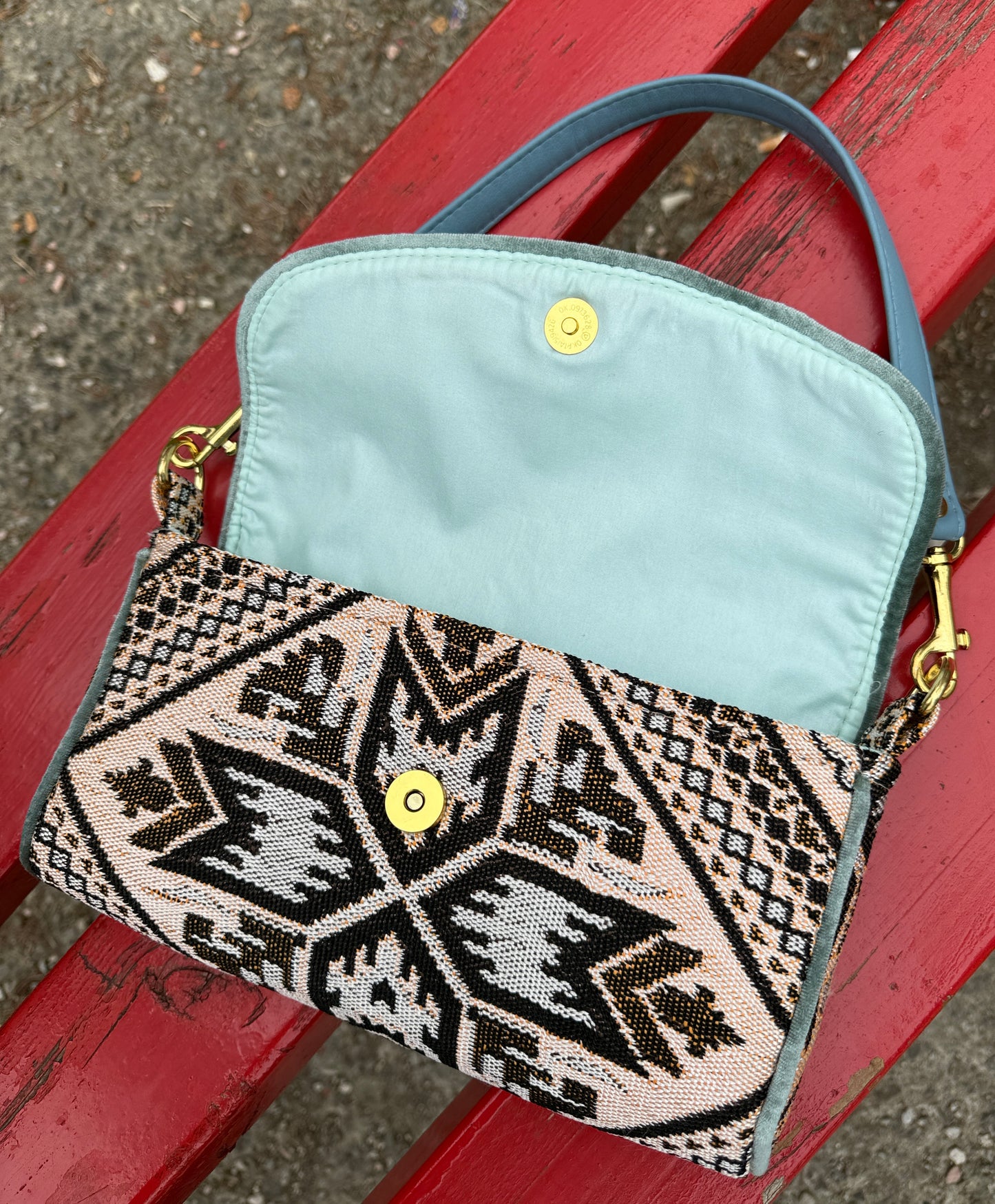 Clutch  Any azzurra